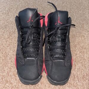 Nike Air Jordan 13 Retro ‘Bred’ — black & varsity red textured sued panels. 5Y